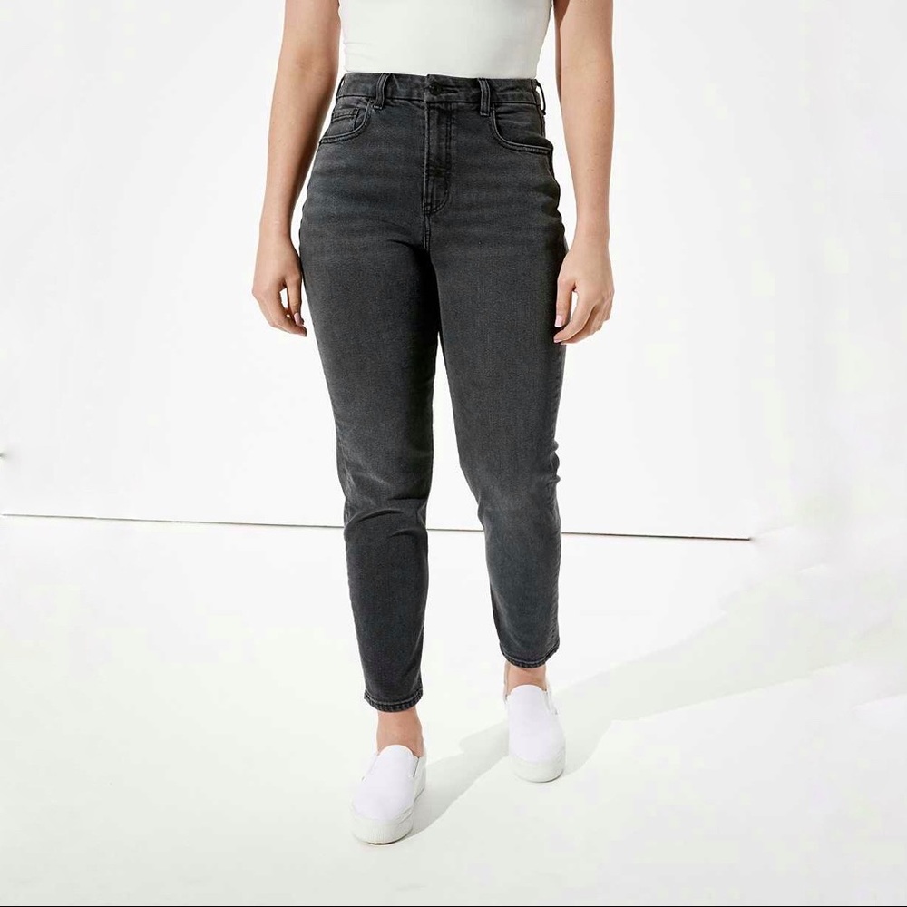 American Eagle | Mom Jeans High Rise‎ Grey Relaxed Tapered Leg Size 0